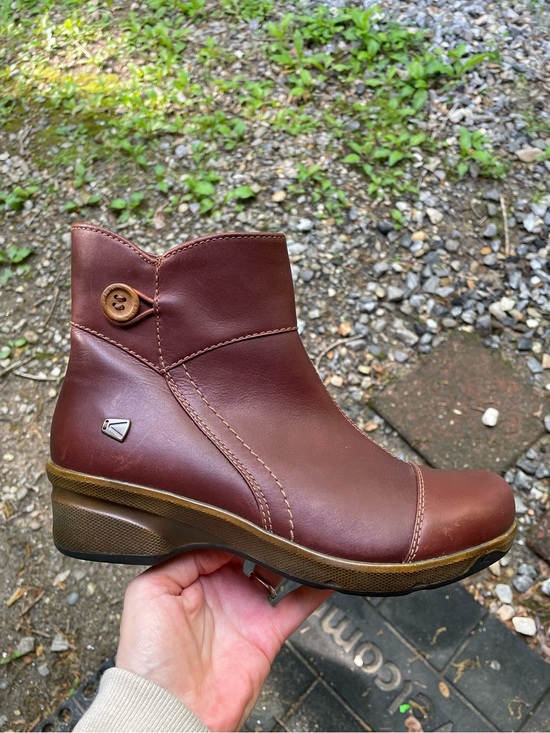 Keen Shoes - New KEEN Mora Button Boots Size 9